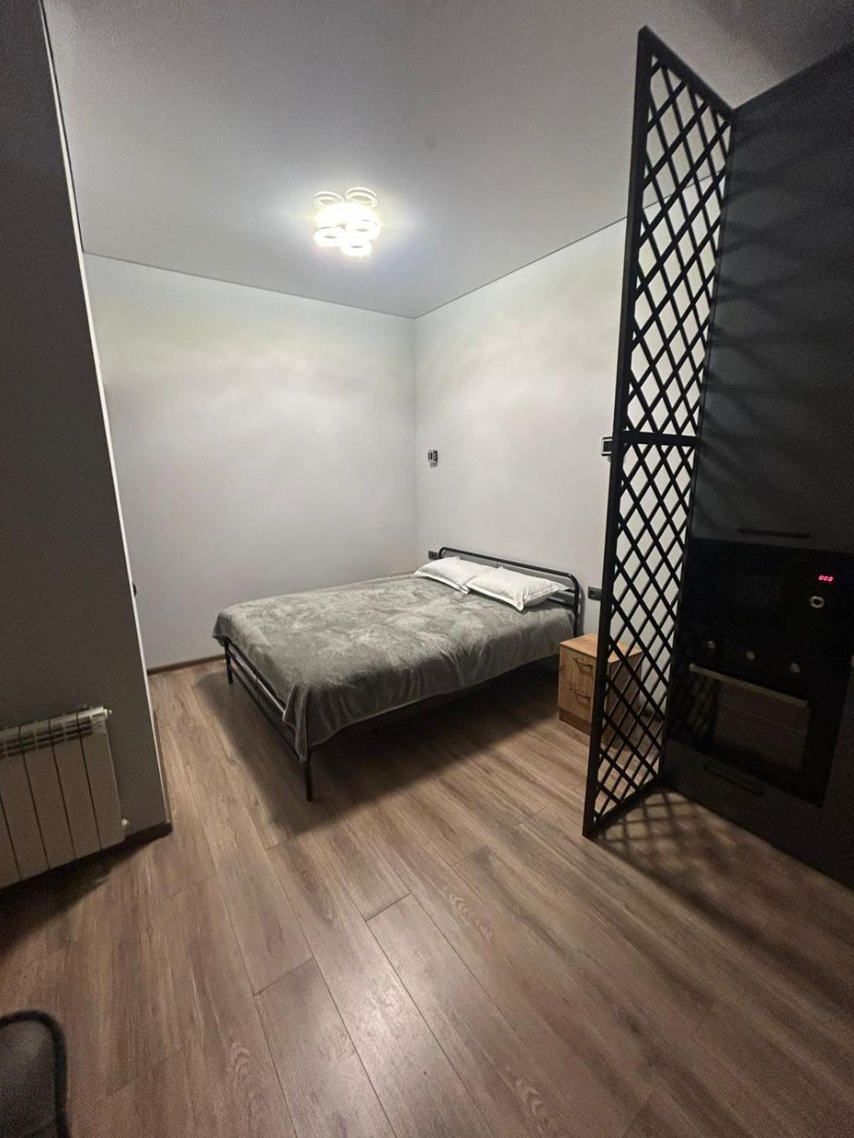 Old House Apartment *